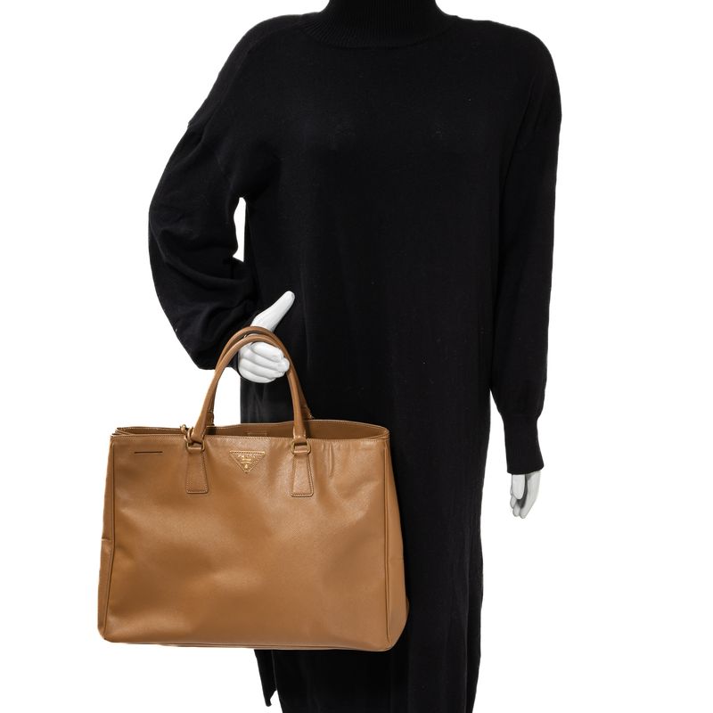 Bolsa-Prada-Tote-Saffiano-Caramelo