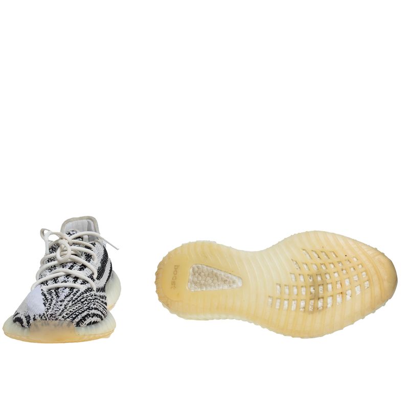 Tenis-Adidas-Yeezy-Branco-e-Preto