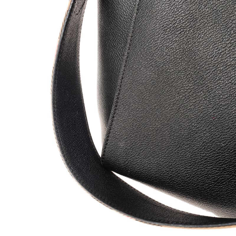 Bolsa-Burberry-Fivela-Couro-Preto