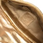Bolsa-Burberry-Clutch-Metalizada-Dourada