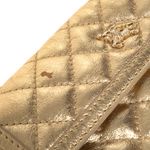 Bolsa-Burberry-Clutch-Metalizada-Dourada
