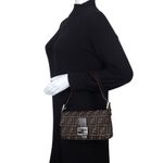 Bolsa-Fendi-Zucca-Baguette