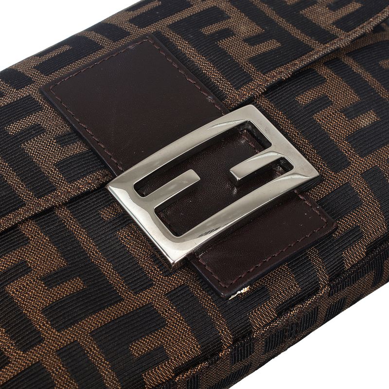 Bolsa-Fendi-Zucca-Baguette