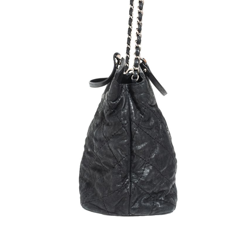 Bolsa-Chanel-Sea-Hit-Tote-Iridescent-Preta