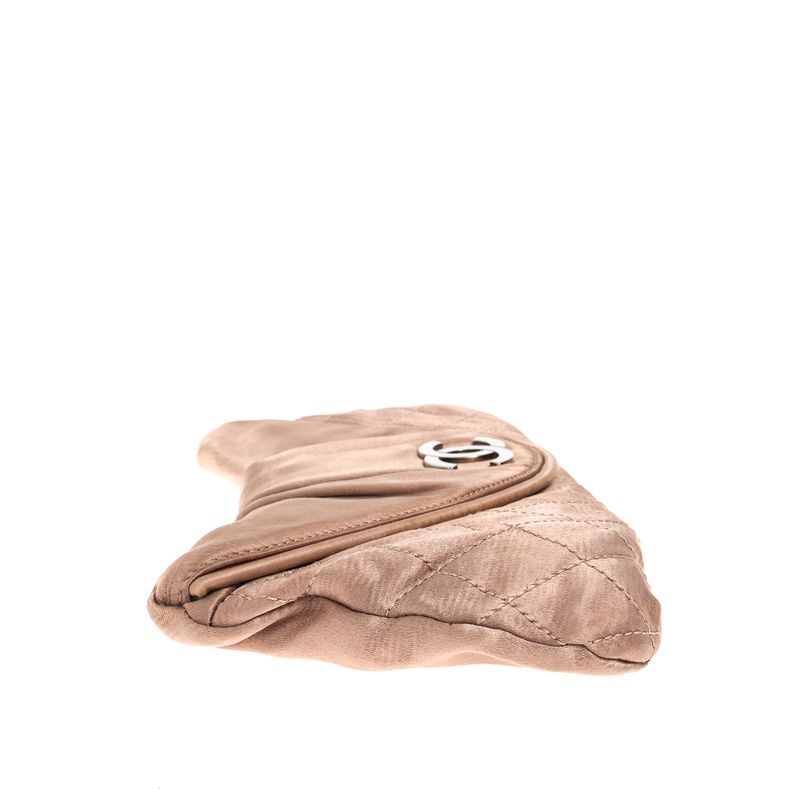 Bolsa-Chanel-Clutch-Moon-CC-Bege