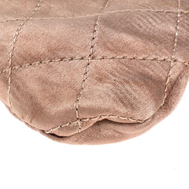 Bolsa-Chanel-Clutch-Moon-CC-Bege