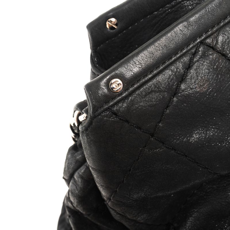 Bolsa-Chanel-Sea-Hit-Tote-Iridescent-Preta
