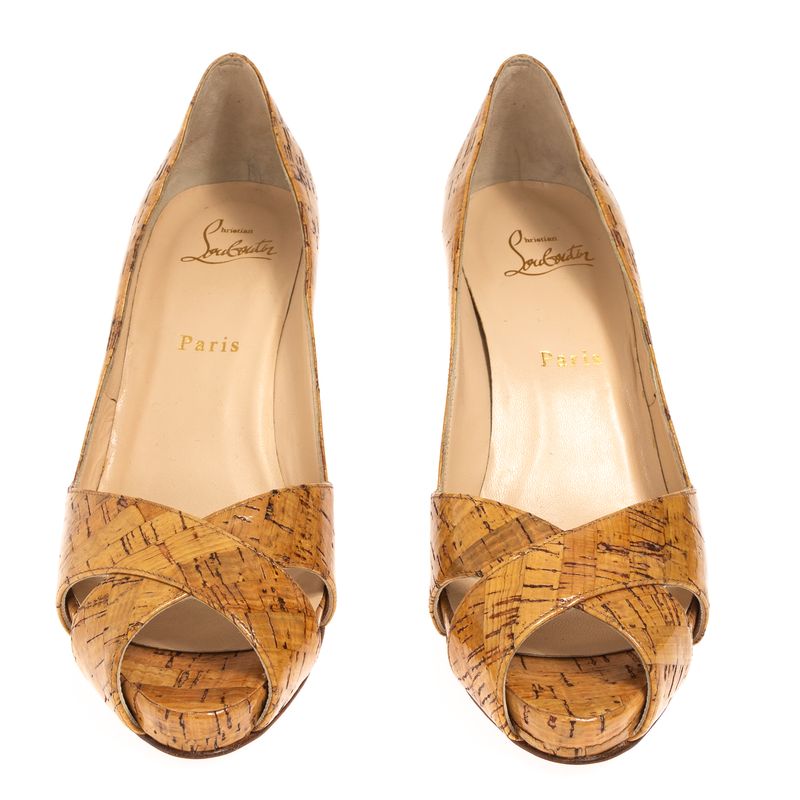 75754-Peep-Toe-Christian-Louboutin-Cortica-Verniz-4