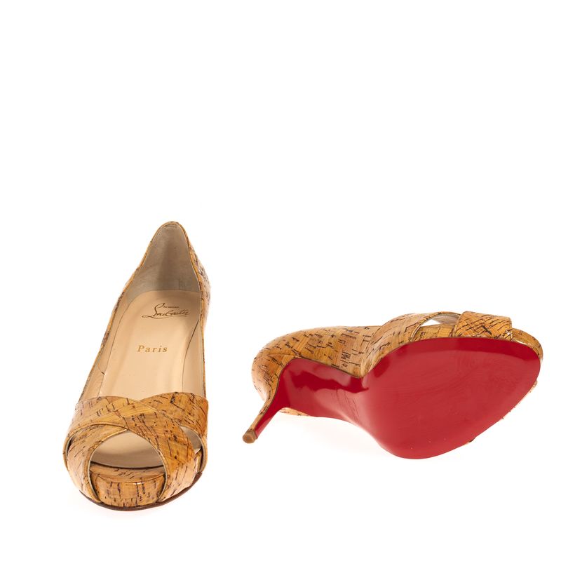 75754-Peep-Toe-Christian-Louboutin-Cortica-Verniz-6