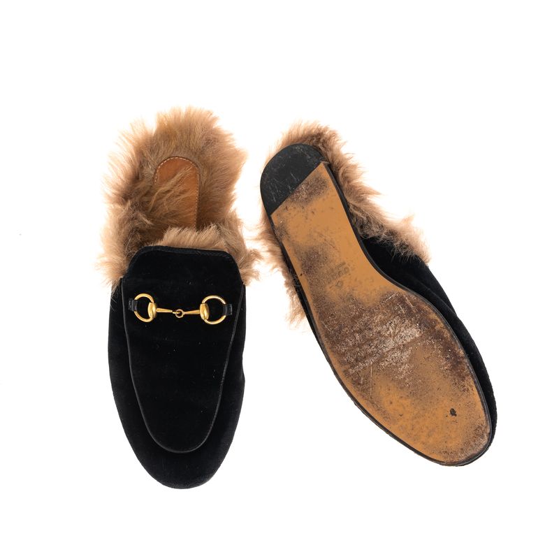 Mule-Gucci-Princetown-Pelos-Veludo-Preto