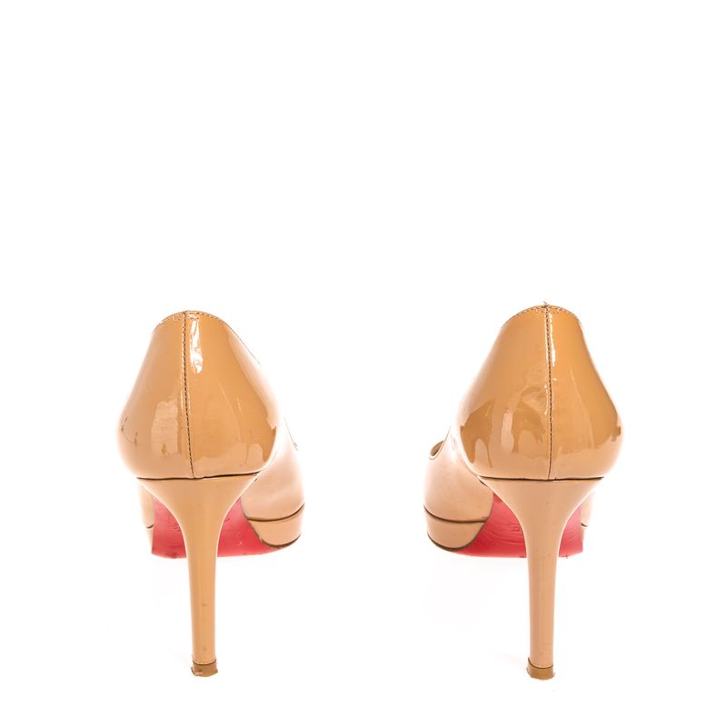 75882-Sapato-Christian-Louboutin-Verniz-Bege-2