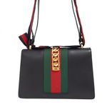 Bolsa-Gucci-Sylvie-Preta