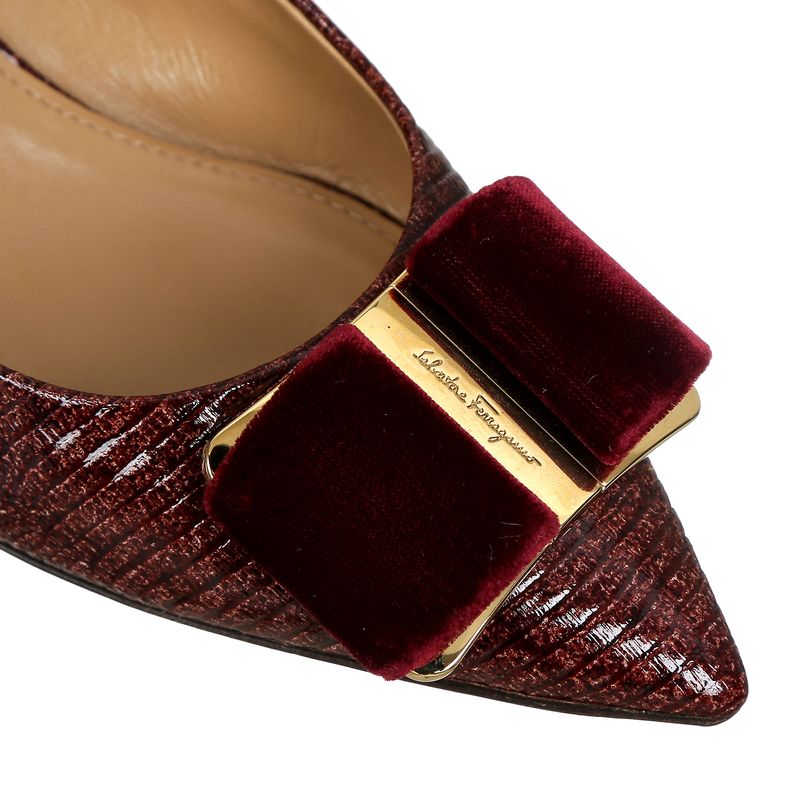 Scarpin-Salvatore-Ferragamo-Couro-e-Veludo-Vinho-