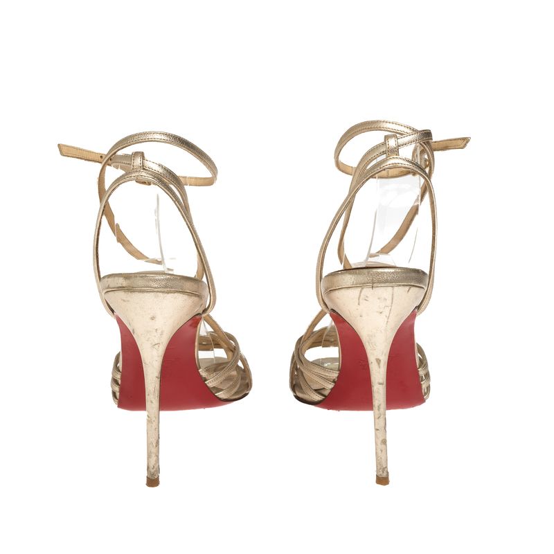 75920-Sandalia-Christian-Louboutin-Tiras-2