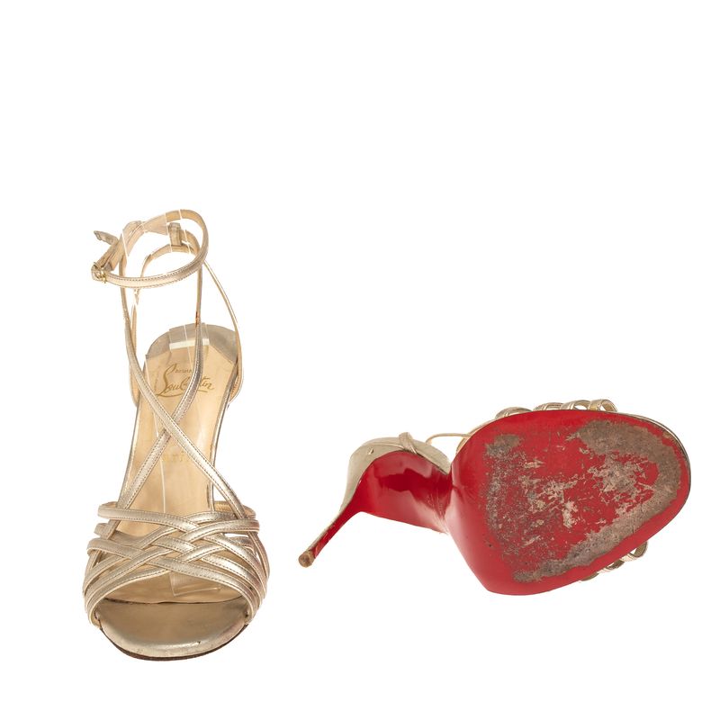 75920-Sandalia-Christian-Louboutin-Tiras-5