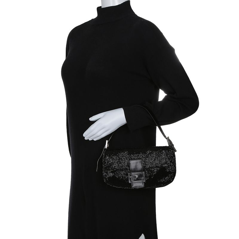 Bolsa-Fendi-Baguette-Bordada-Preta-