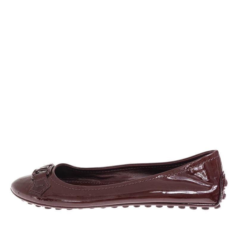 Sapatilha-Louis-Vuitton-Logo-Verniz-Bordo