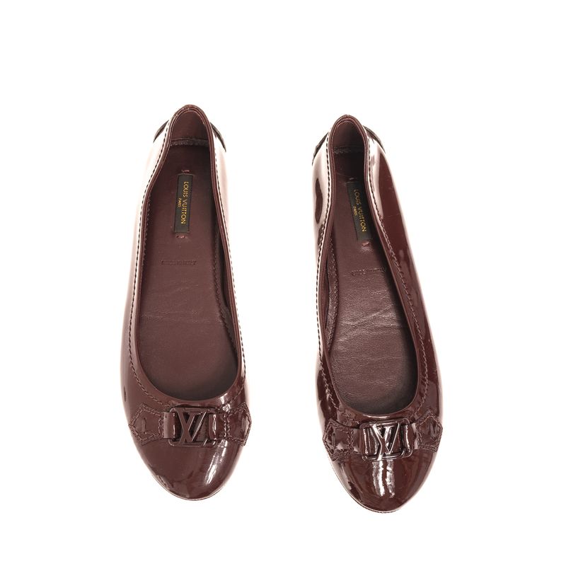 Sapatilha-Louis-Vuitton-Logo-Verniz-Bordo