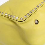Bolsa-Valentino-Garavani-Rockstud-Couro-Amarelo