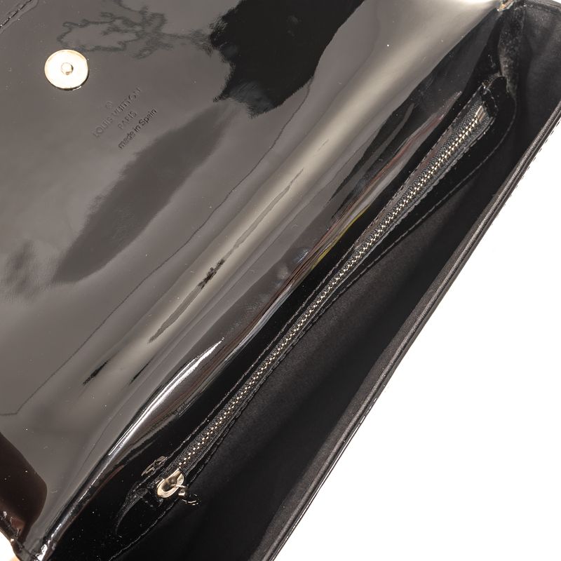 Bolsa-Clutch-Louis-Vuitton-SoBe-Electric-Epi-Verniz-Preta-