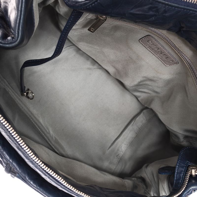 Bolsa-Chanel-Ultra-Stitch-Chain-Tote-Lambskin-Marinho