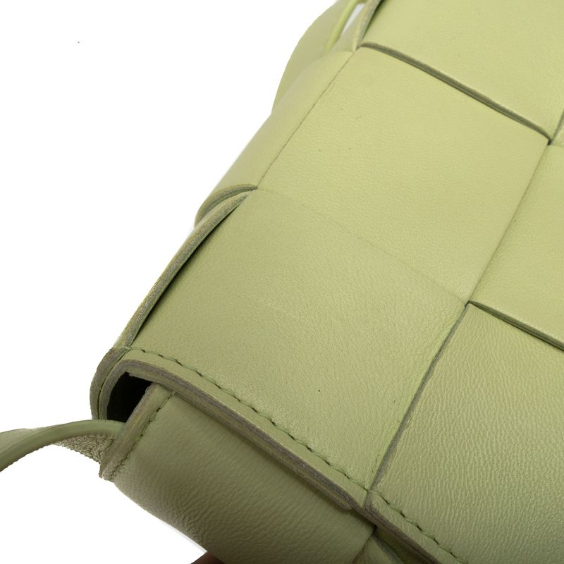 Bolsa-Bottega-Veneta-Cassette-Mini-Verde