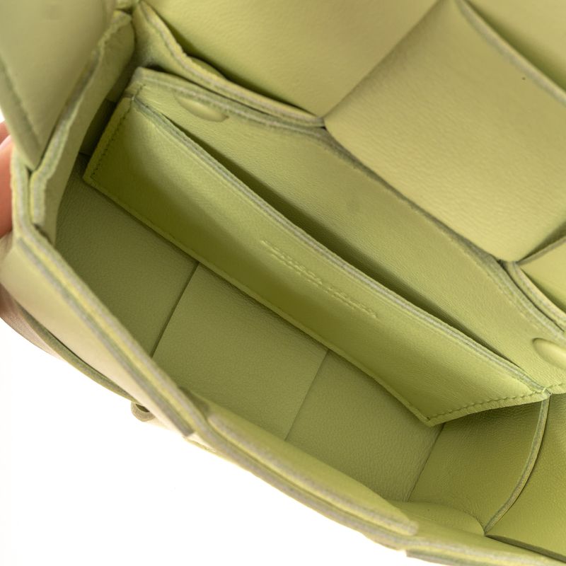 Bolsa-Bottega-Veneta-Cassette-Mini-Verde