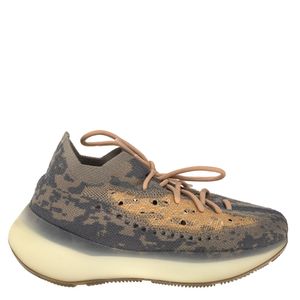 Tênis Adidas Yeezy Cinza e Bege