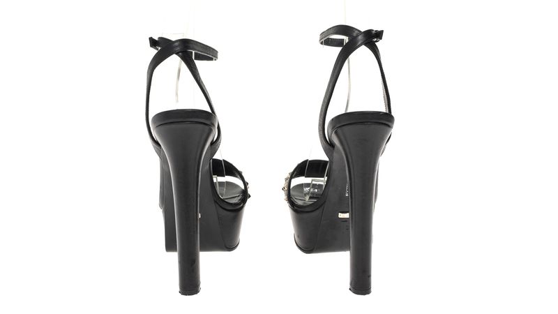 Sandália Gucci Plataforma e Studs Preta | Brechó de luxo