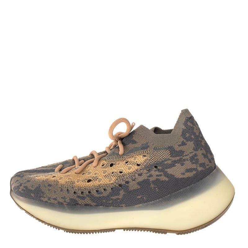 Tenis-Adidas-Yeezy-Cinza-e-Bege