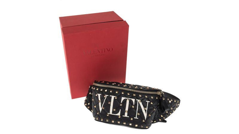 Pochete Valentino Garavani VLTN Rockstud Preta | Brechó de luxo