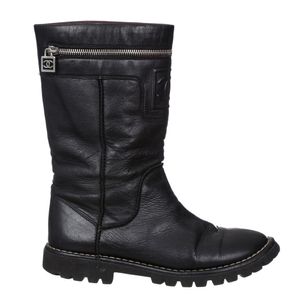 Bota Chanel Zíper e Couro Preto