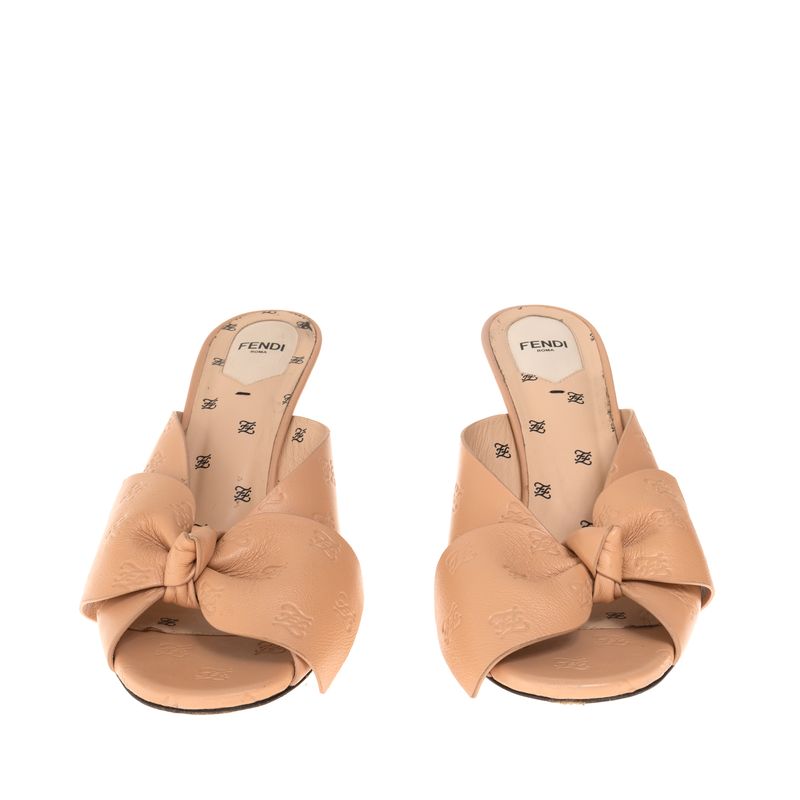 76681-Sandalia-Fendi-Mule-Laco-Rose-4