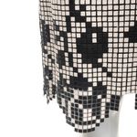Saia-Patricia-Viera-Pixels-Couro--Branco-e-Preto