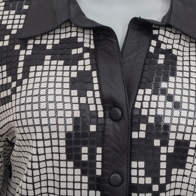 76732-Camisa-Patricia-Viera-Pixels-Couro--Branco-e-Preto-2