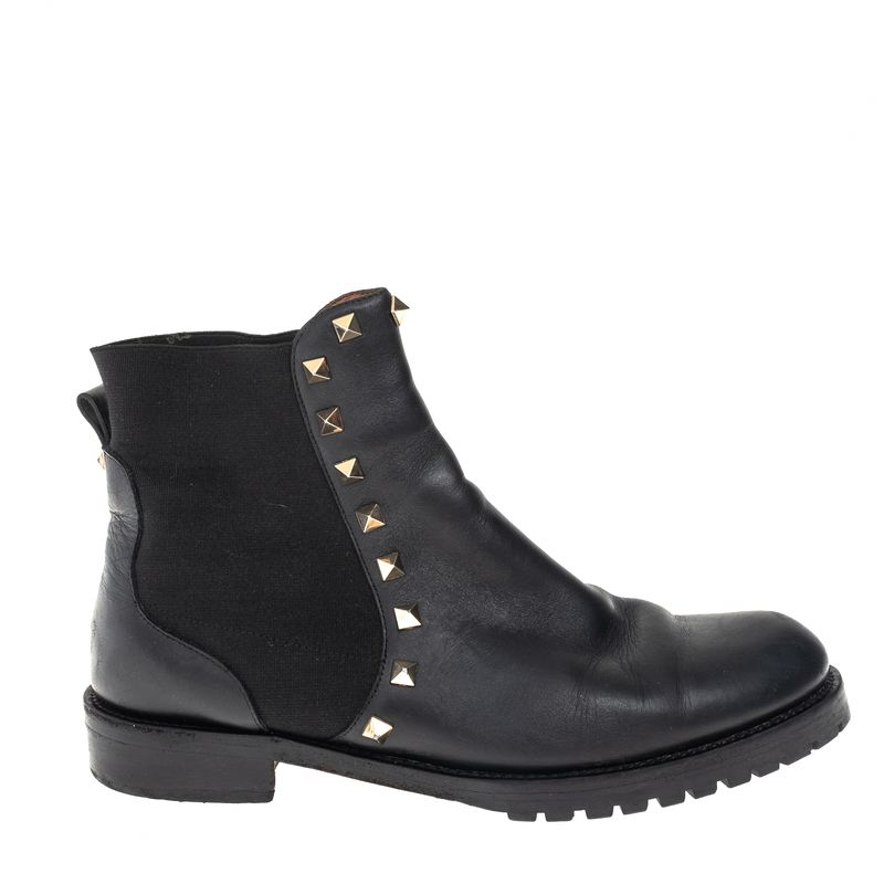 Bota-Chelsea-Valentino-Garavani-Rockstud-Preta