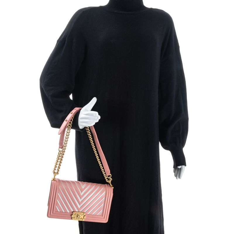 Bolsa-Chanel-Boy-Media-Rosa