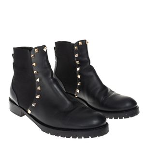 Bota Chelsea Valentino Garavani Rockstud Preta