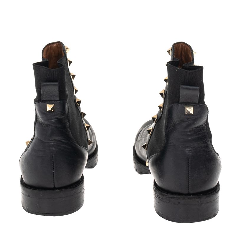 Bota-Chelsea-Valentino-Garavani-Rockstud-Preta