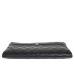 Clutch-Chanel-Flap-CC-Beauty-