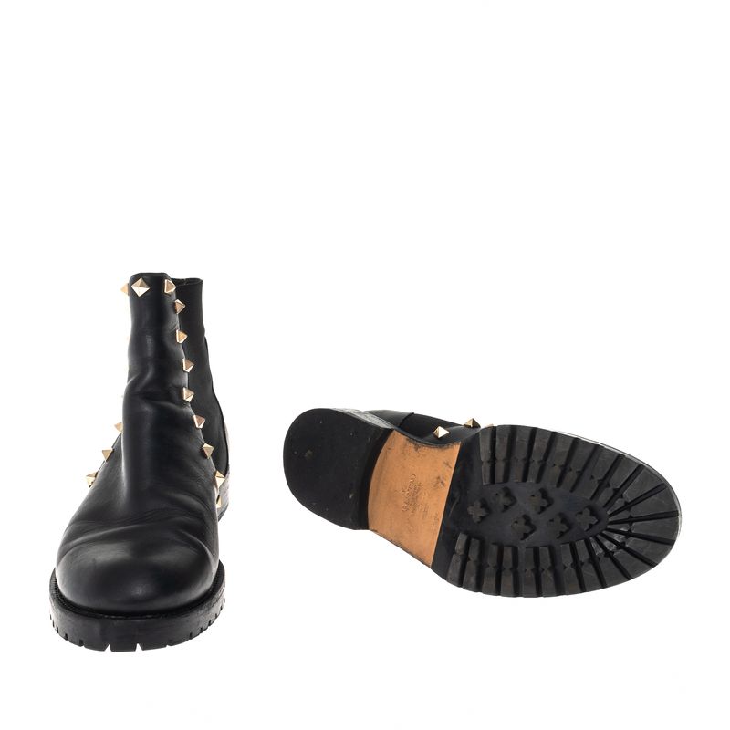 Bota-Chelsea-Valentino-Garavani-Rockstud-Preta