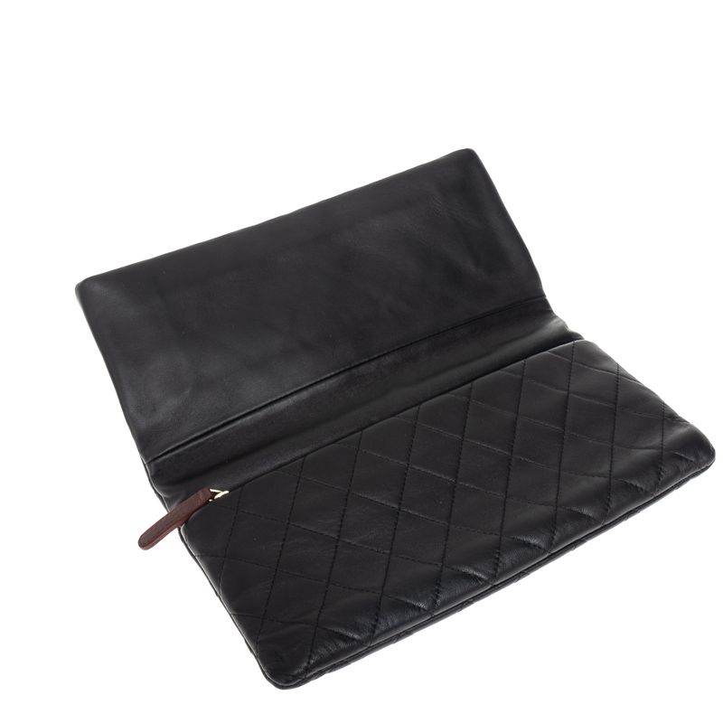 Clutch-Chanel-Flap-CC-Beauty-