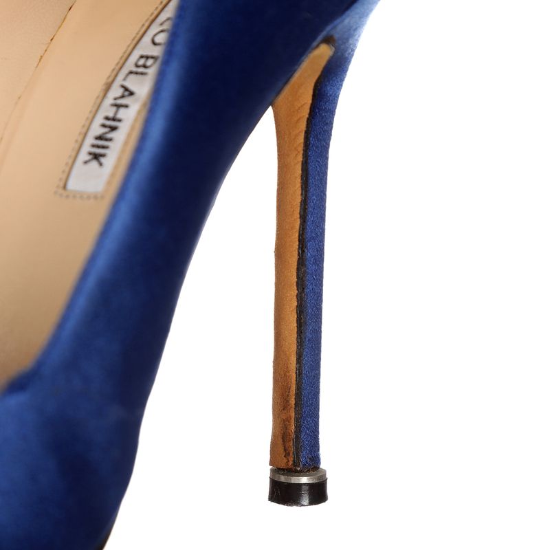 Scarpin-Manolo-Blahnik-Hangisi-Azul
