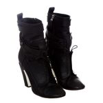 Bota-Fendi-Cano-Medio-Couro-Preto