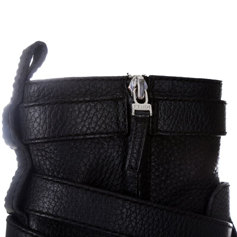 Bota-Fendi-Cano-Medio-Couro-Preto