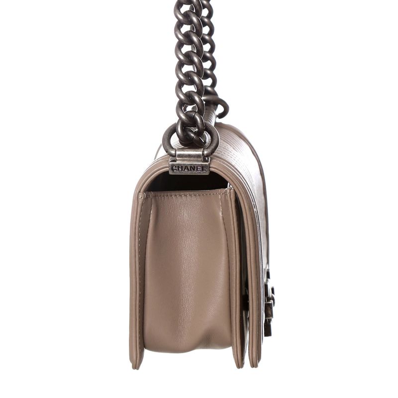 Bolsa-Chanel-Boy-Chevron-Bege