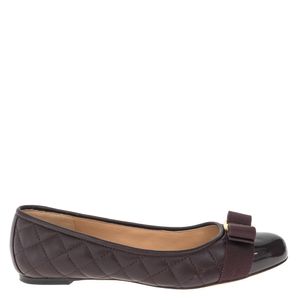 Sapatilha Salvatore Ferragamo Varina Matelassê Marrom