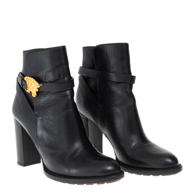 Bota-Valentino-Garavani-Fivela-Unicornio-Couro-Preta