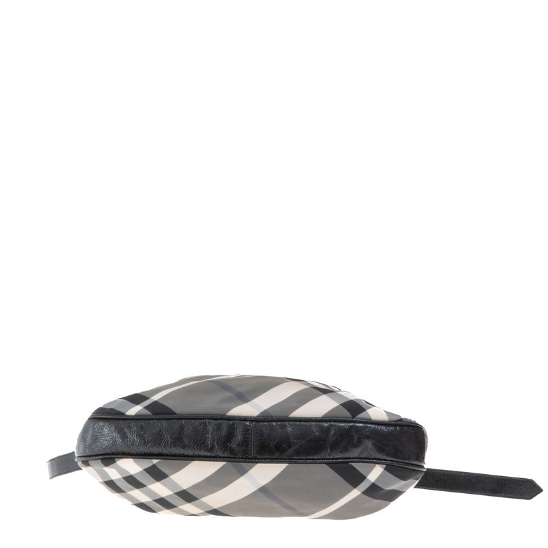 Bolsa-Burberry-Beat-Check-Brooklyn-Preta