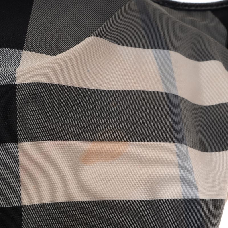 Bolsa-Burberry-Beat-Check-Brooklyn-Preta